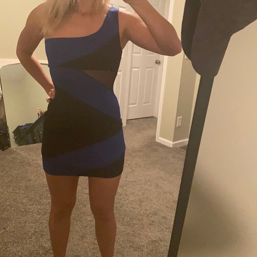 Dress - Picture 2 of 4
